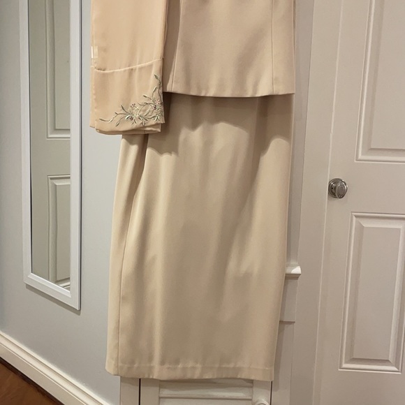 Parisline Set with Shawl - Picture 4 of 6